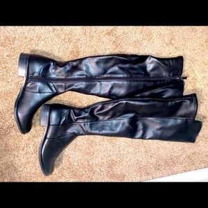 Black OVER THE KNEE Boots!